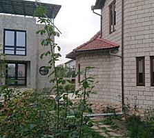 Новый 2-этажный дом в Стэучень, 240 м2 / 6,5 соток