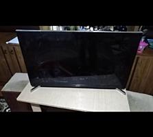 ПРОДАМ САМСУНГ ДИАГОНАЛЬ 32 см, Треснутая матрица.