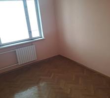 Apartament cu 4 odai separate, bd. Stefan cel Mare