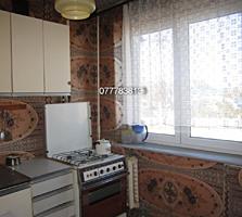 3-комнатная 50 кв. м. 3/5 Кировский Север с ремонтом и мебелью