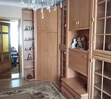 Продается 3-х комнатная квартира с мебелью.