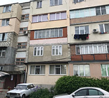 Va propunem spre vinzare apartament cu 1 odaie, seria 102. Casa este .