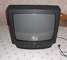 Televizor LG, diagonala 51 cm. Stare bună. Prețul - 400 lei.