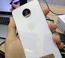 Moto Z Play в идеальном состоянии