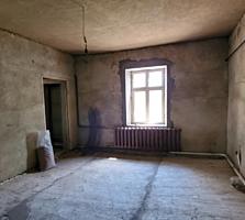 Продается дом в Парканах 140кв. м 12 соток