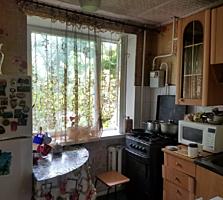 Продаётся 2-комн., хороший район, ИДК Дик!!!