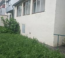 Продается 2-комнатная квартира на 1 эт. 5-эт. дома с балконом