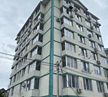 Apartamentul este echipat cu geamuri termopane si usa blindata. In ...