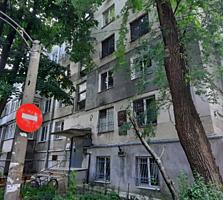 Se vinde apartament spatios in sectorul Riscani. Suprafata totala ...