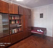 Продается 2-комнатная квартира на Кировском, район Баня 1/5
