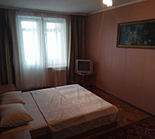 Продаю двухкомнатную квартиру: бул. Негруцци, Кишинёв. Уютно, середина