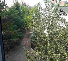 Va ofer spre vinzare apartament cu 2 odai in sectorul Riscani al ...