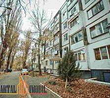 Se vinde apartament cu 2 camere in sectorul Botanica. Bloc secundar. .