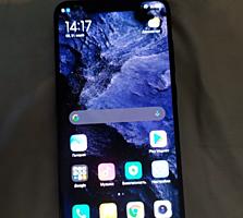 Продам MI 8 (Разбитый экран) но сенсор не пострадал