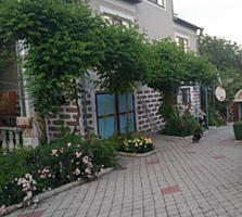 Vînd. Număr de nivele: 2 şi mai multe. Număr de camere: 5. Starea ...