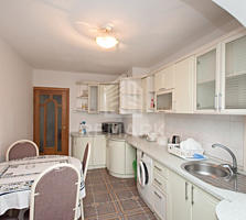 Se dă în chirie apartament cu 3 camere, amplasat în sect. Centru, pe .