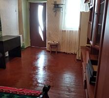 Продам 2-комн. 1/2 эт., Колонтаевская / Ризовская, Молдаванка