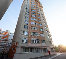 Se vinde apartament în varianta albă cu 3 camere, amplasat pe str. ...