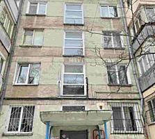Se ofera spre vinzare apartament cu 2 odai in sectorul Riscani! ...