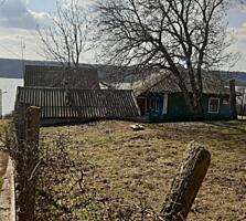 Продаю домик на участке в 13 соток, первая линия от Днестра