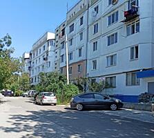 De vânzare apartament cu 3 odai în sectorul Botanica. Suprafața ...