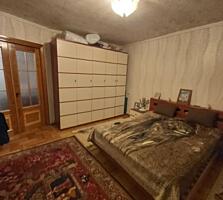 Spre vinzare apartament cu 3 odai intr-un bloc secundar, sect. ...