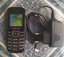 Samsung E1200. Кнопочный. Хорошее состояние.