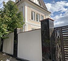 Продаётся дом в белом варианте. 300м2, 7 соток земли.