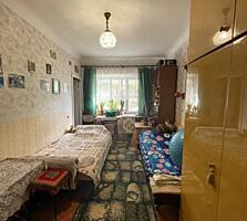 Продается 2 комнатная квартира в парковой зоне, полуцокольный этаж.