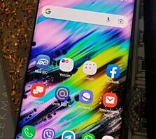 В отличном состоянии Samsumg Galaxy s7 Edge