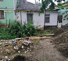 Vînd. Număr de nivele: 1 nivel. Număr de camere: 4. Starea casei: ...