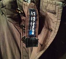 Куртки 250,350р. Костюмы коричневого, синего, серого цвета по 200р