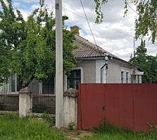 Продам пол дома в центре города. Свой отдельный заезд и вход.