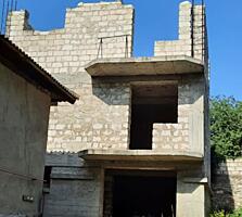 2-х эт. недостроенный дом в центре Ставчен с подвалом, гаражом + место