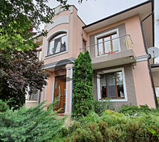 Casa - 373 m² , Chișinău, Telecentru, str-la Ciocârliei