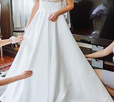 Свадебное платье (размер 44-46)