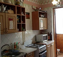 Продам четырехкомнатную квартиру на среднем этаже в Малиновском ...