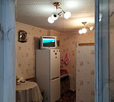 2 комнаты в общежитии на Кировском, 3/5, не угловые, с балконами