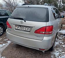 Toyota Avensis Verso в отличном состоянии.
