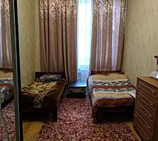 Квартира расположена на пересечении Успенской и Кузнечной улиц. ...