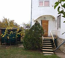 Продается 2-х этажный дом с 12 сотками земли. Общей площадью 200 ...