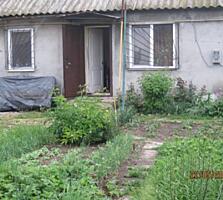 Продам дом под реконструкцию 100м и небольшой жилой дом на 5,5 сотках