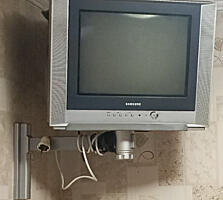 ТВ Samsung 15&quot;. Плоский экран. С кронштейном.