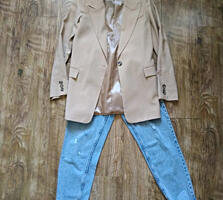 Продам одежду в отличном состоянии.