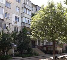 Продается, уютная квартира, в центре Ботаники.