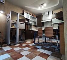 Центр, 2-уровневая квартира, Сталинка, 120 м2.