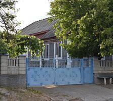 Продам дом в центре г. Григориополь (участок 15 соток).