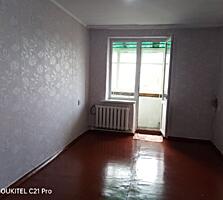 2-комнатная на Кировском, Шериф, 5/5 эт., 2 балкона.