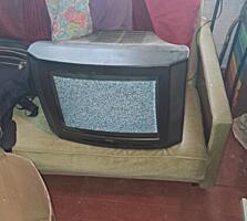 Телевизор старенький