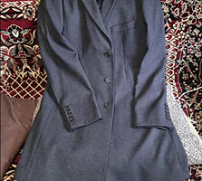 Фирменные пальто, куртки, брюки, рубашки, костюмы, галстуки.